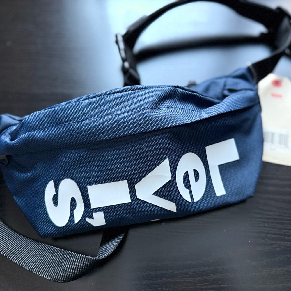 Levi’s Logo Fanny Pack Navy Belt Bag Crossbody NWT